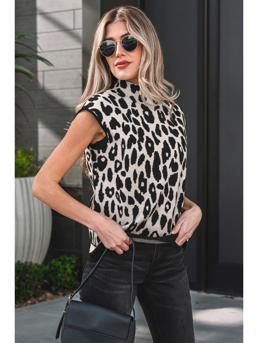 Sleeveless Leopard Print Knit Sweater Vest - Picture 4 of 8